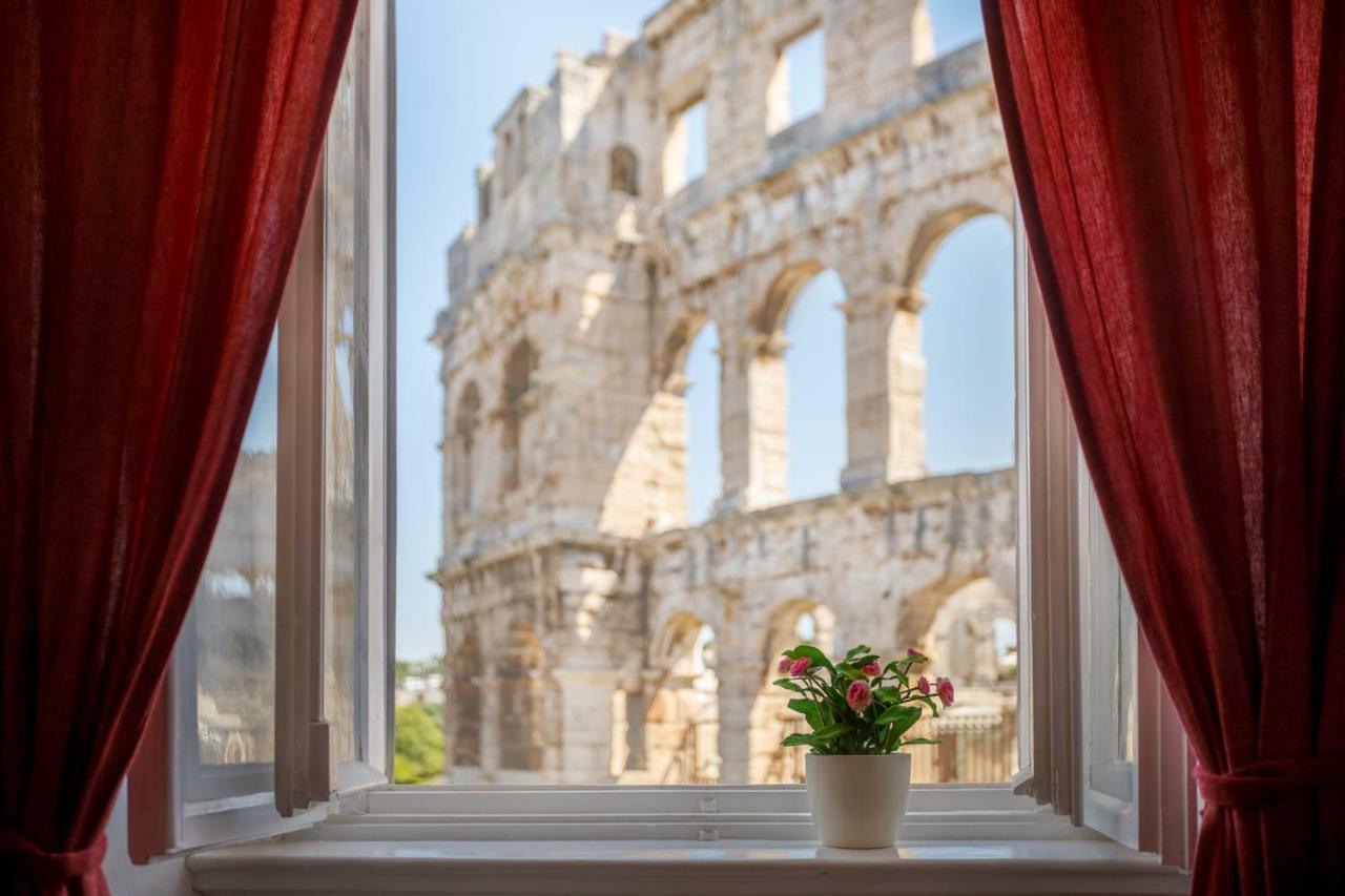 Amphitheatre Premium Apartment With Seaview Pula Exterior photo